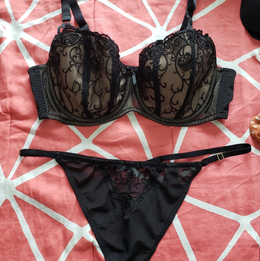 Hips and Curves Lingerie Set